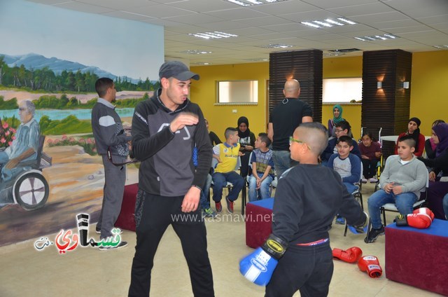 فيديو: الرئيس عادل بدير و ابطال الاسود القسماوية يرسمون البسمة على وجوه طلاب جمعية لست وحدك